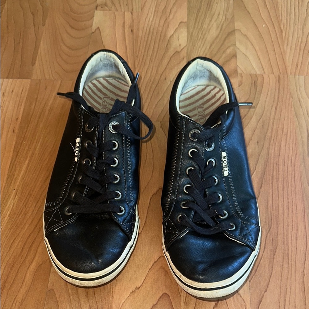 Taos Footwear Black Sneakers Classic Design